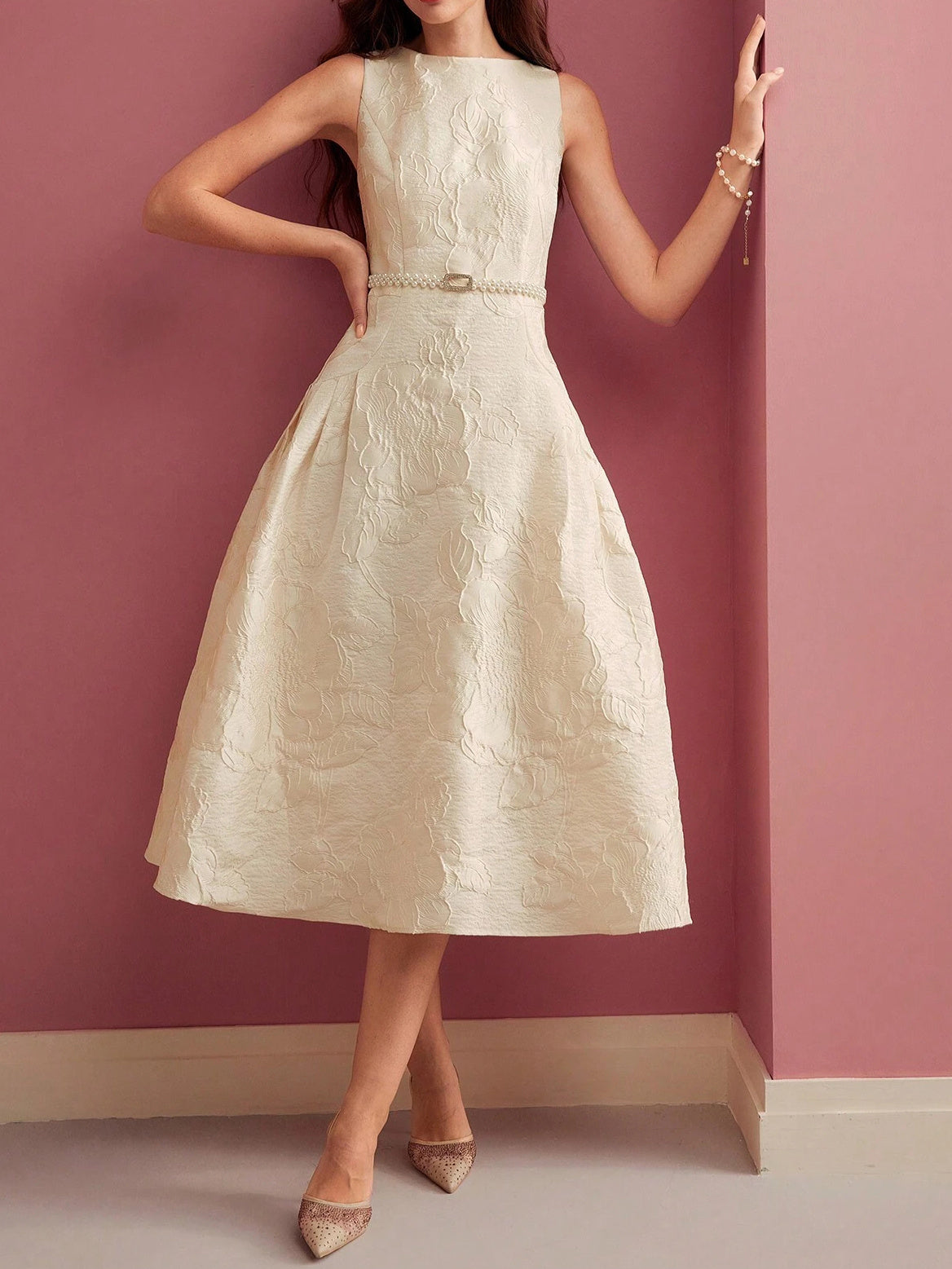Elegant Jacquard Sleeveless Midi Dress