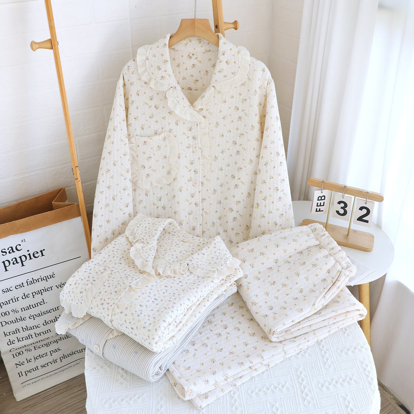 Air Layer Pastoral Floral Lace Lapel Pajamas Suit